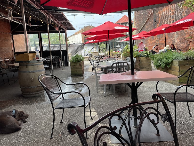 Astoria Cafe & Market