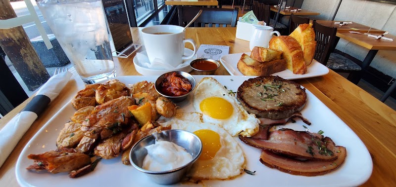 Astoria Cafe & Market