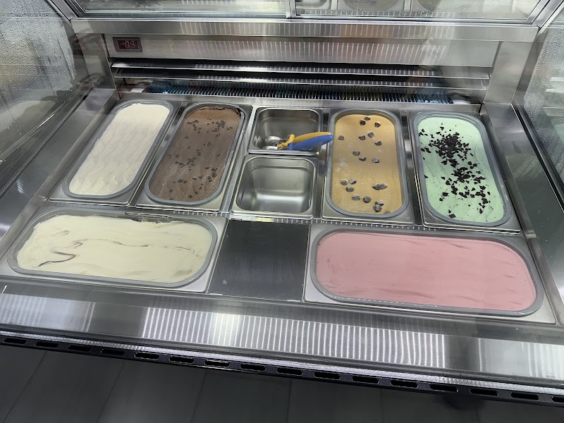 Manhattan Deli & Grill