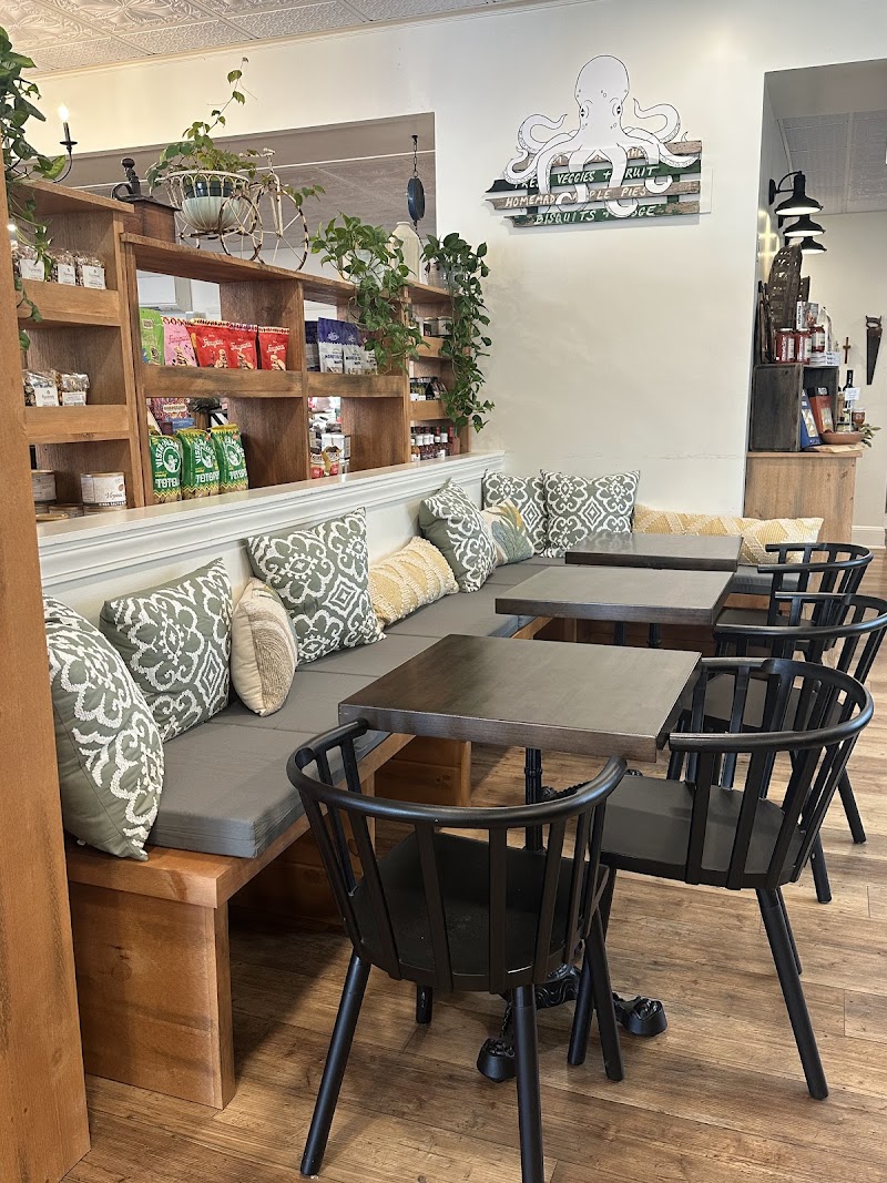 Plimoth General Store & Eatery