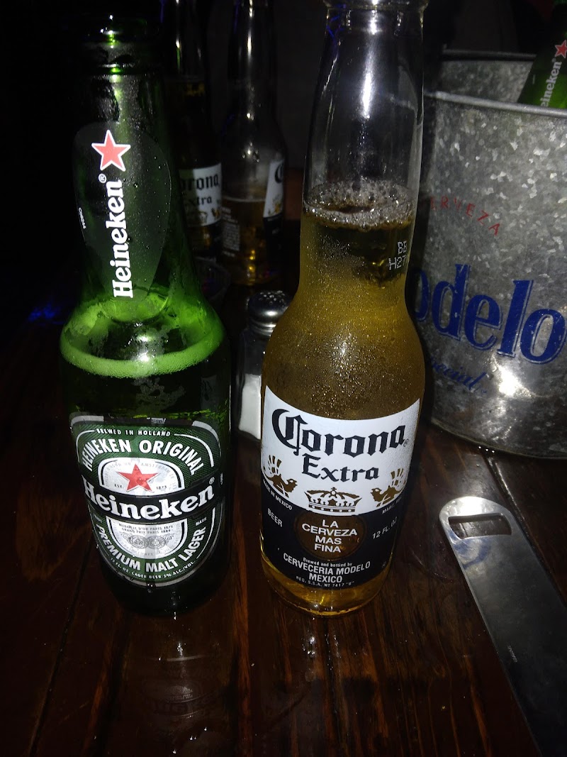 Alondras Bar And Lounge