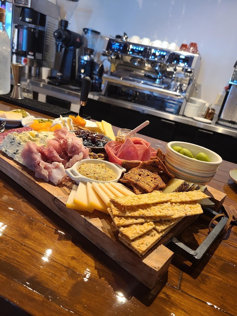 Luna's Coffee, Wine, and Butterfly Cafe