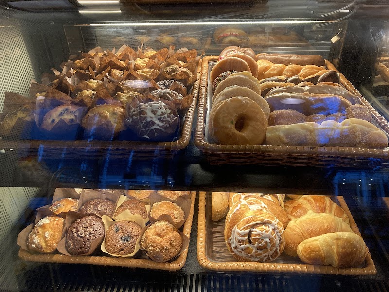 Evelyn & Mo Ostin Music Café