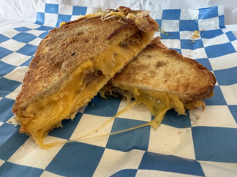 The Mad Grocer & Deli