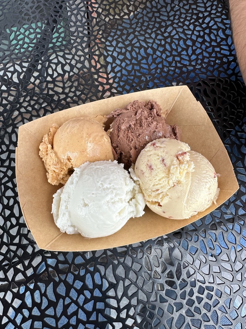 La Lecheria Railyard