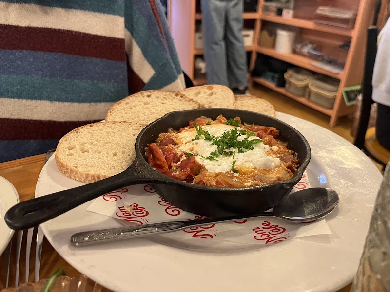 Nom Cafe