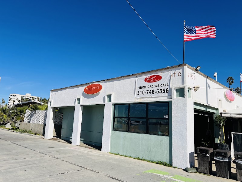 Perry's Café & Beach Rentals - Santa Monica 2400