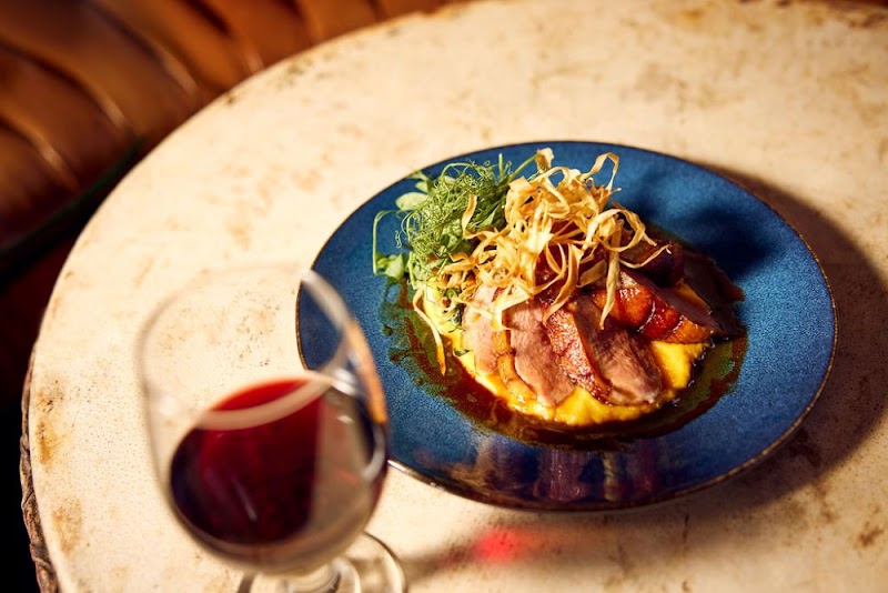 De La Tierra Restaurant