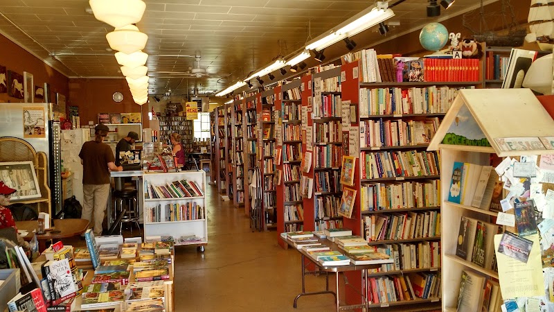 The Couth Buzzard - Books & Community