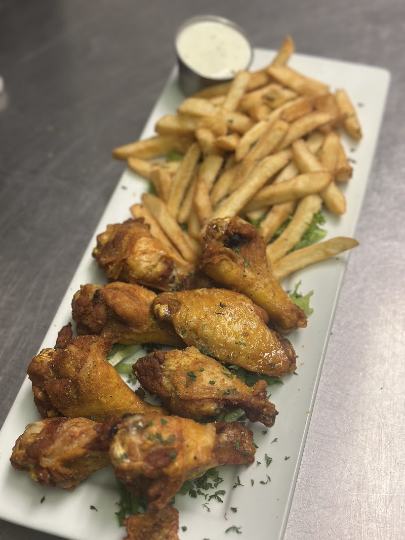 Status Restaurant & Lounge