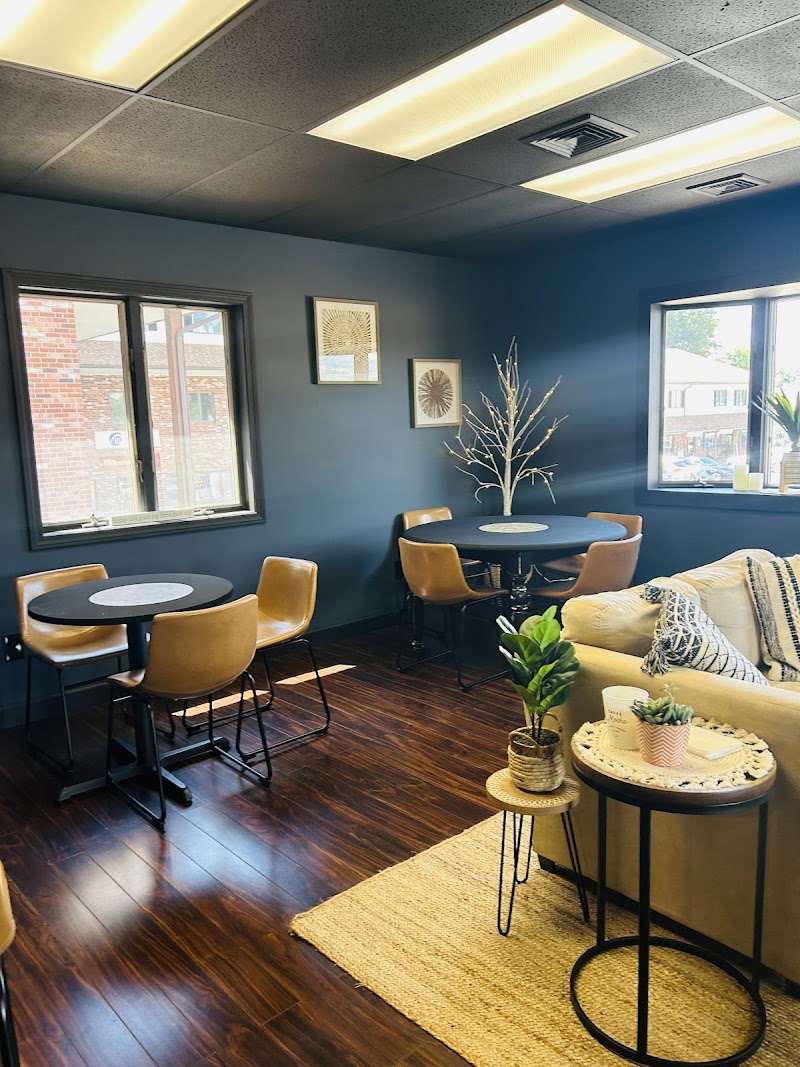 Common Grounds Cafe & Lounge