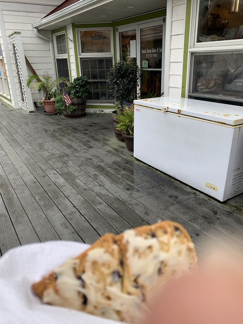 Beach Break & Bakrie