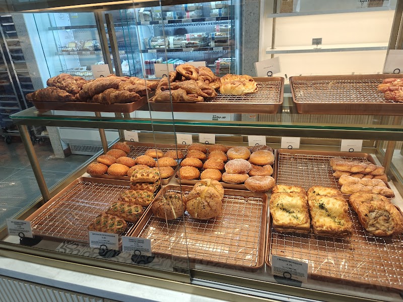 Tous les Jours Bakery & Cafe