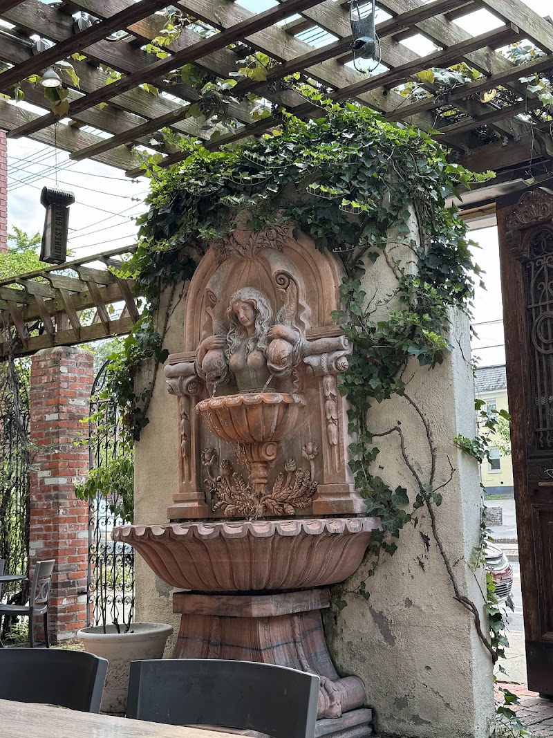 Ramsi's Cafe On The World