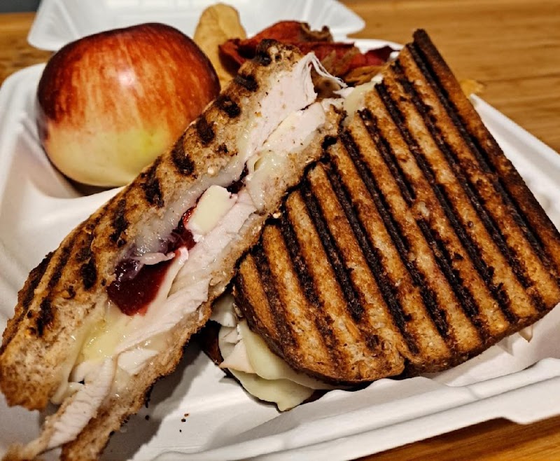 Common Grounds Bistro