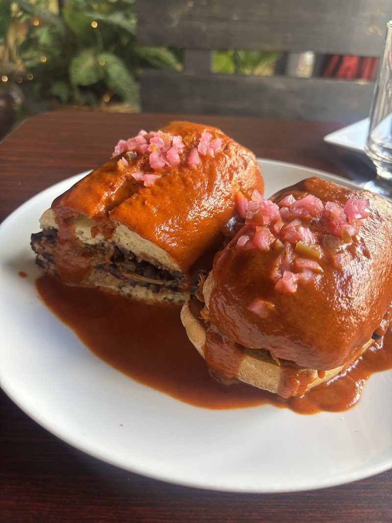 Dell' Rooster Restaurant & Bar