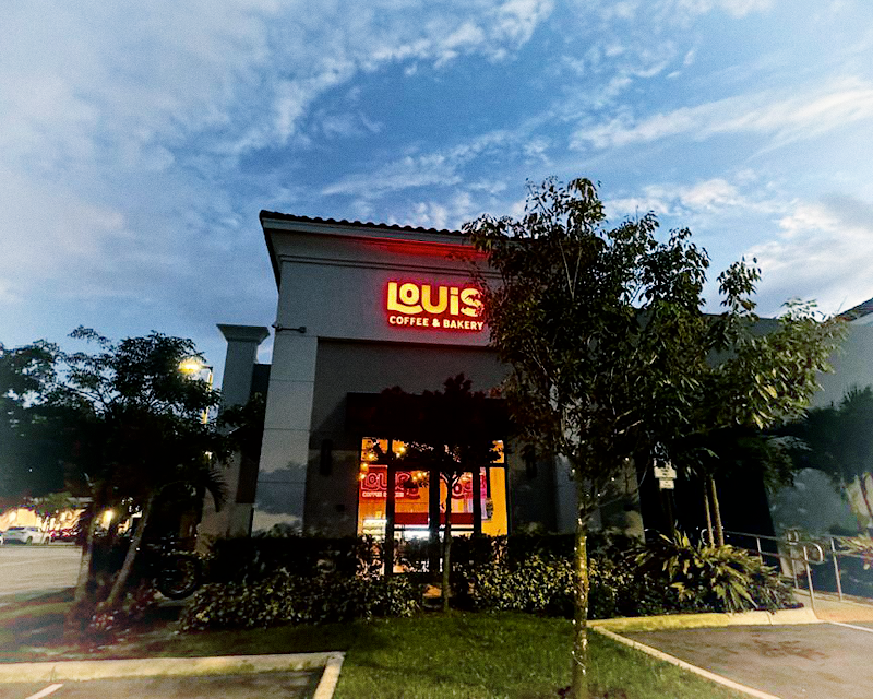 LOUIS Coffee & Bakery