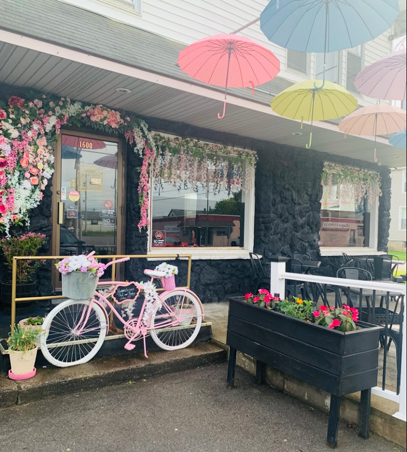 Yummilicious Cafe & Bakery