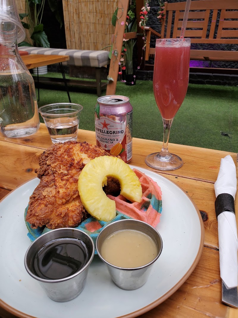 Lowkey Garden Lounge