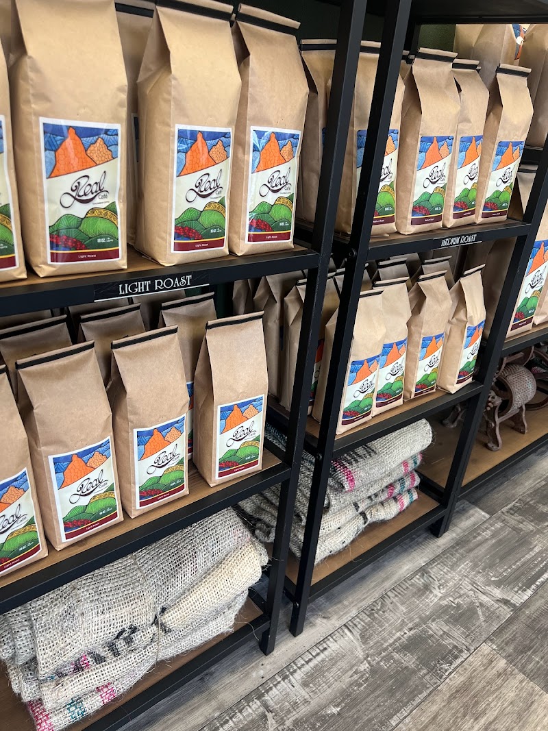 Café Real Terryville Ave