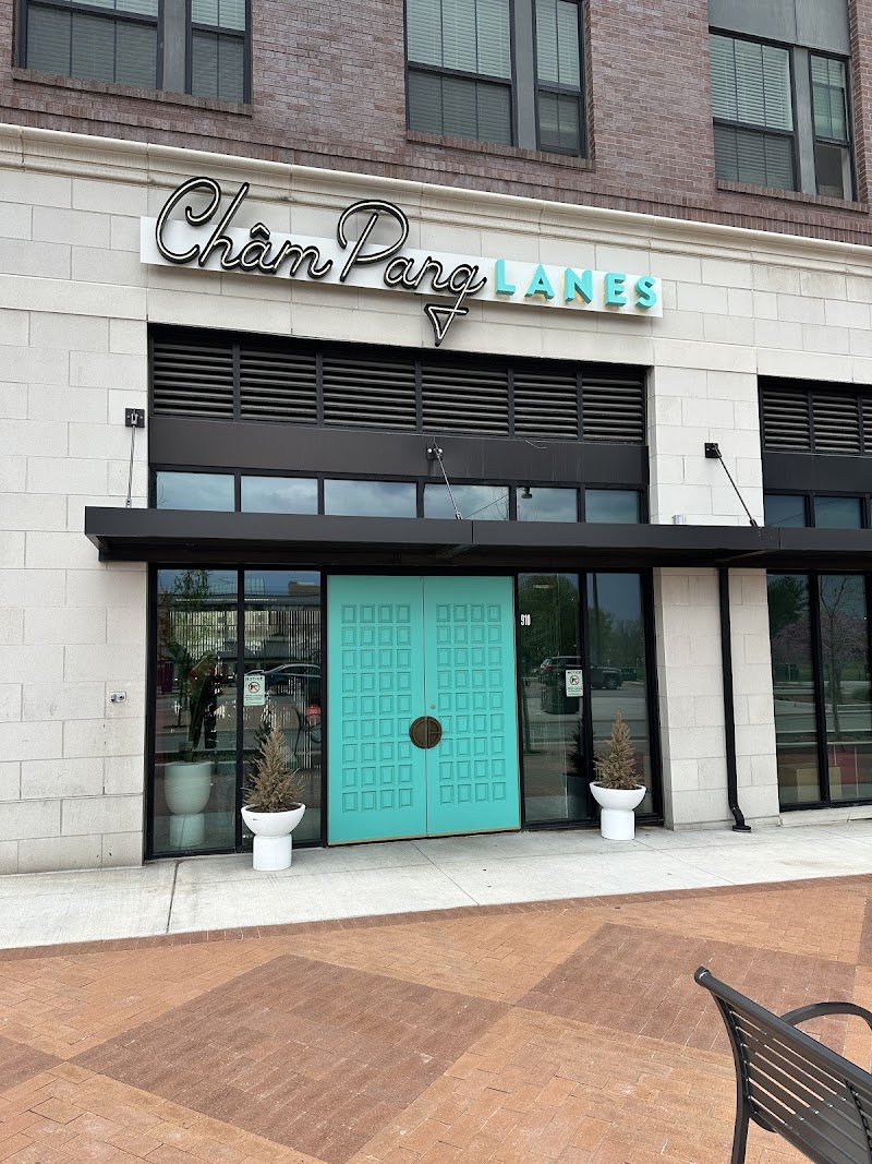 Châm Pang Lanes