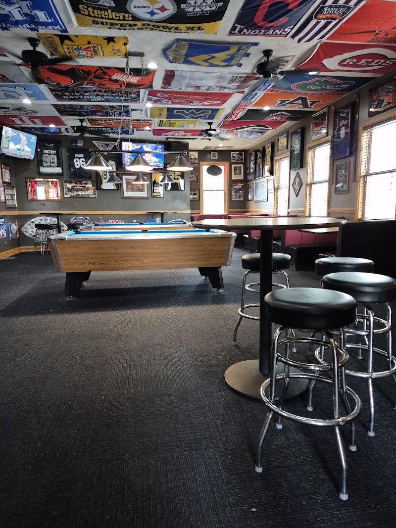 Uncle Mike's Bar & Grill