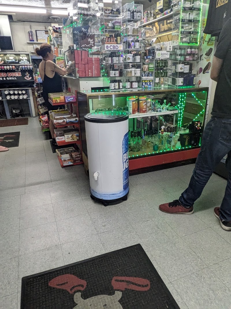 Red Duck Store & Grill