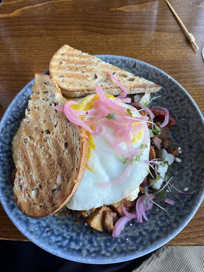 Lake & Irving Restaurant & Bar