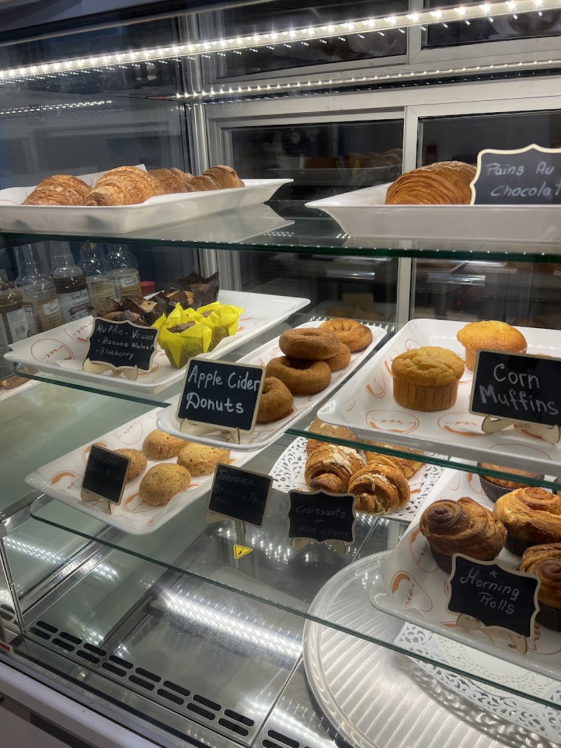 MJ (Manny Janeth) Café