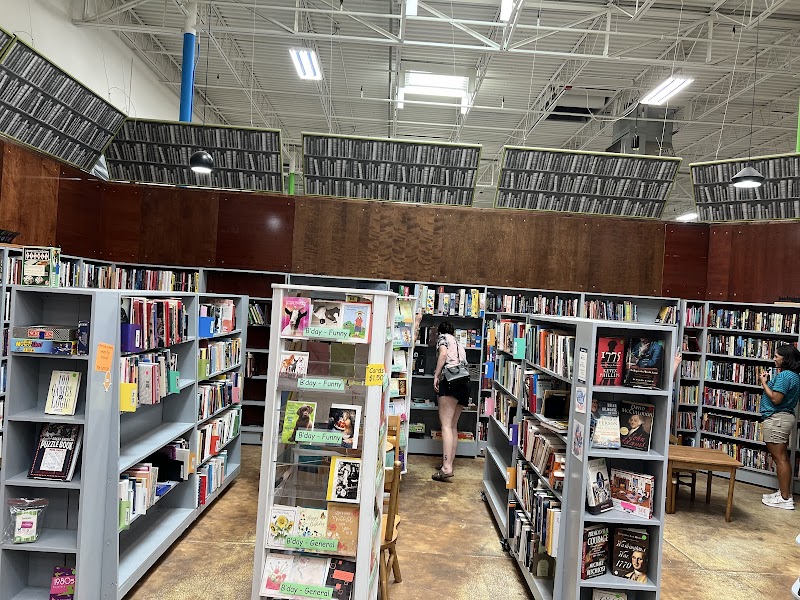 Julia's Cafe & Books