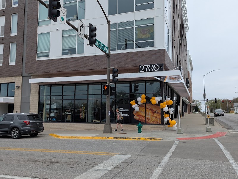 Roni's Mac Bar - Ames