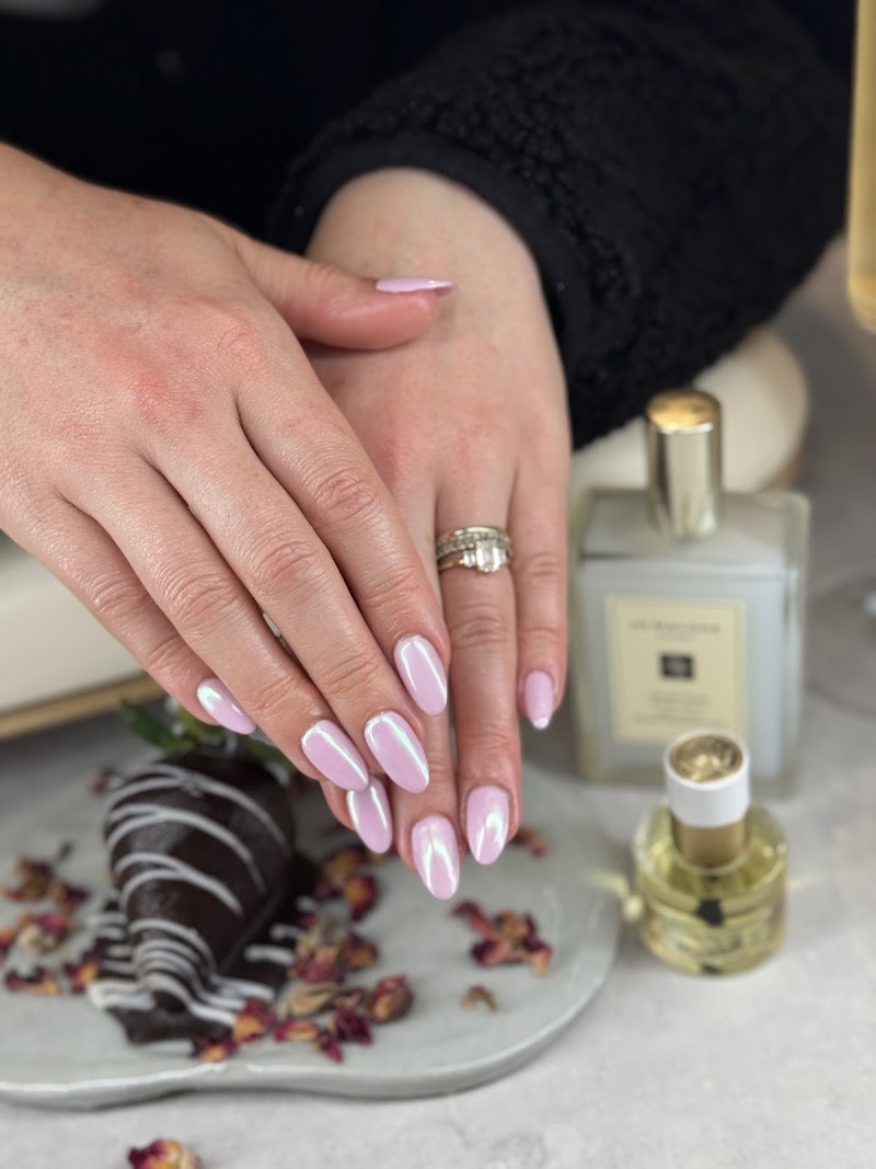 Vibe nails and coffee