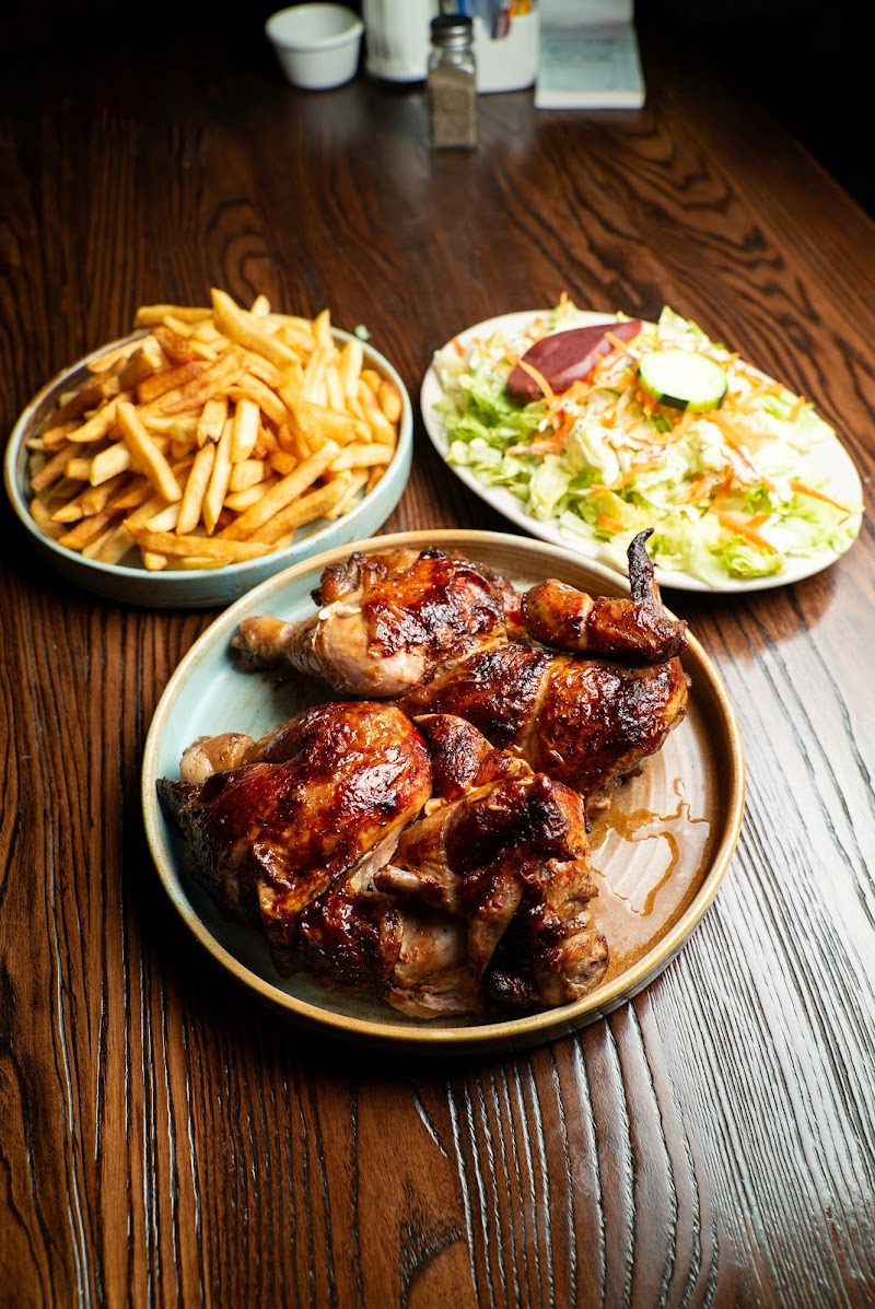 Leña y Carbón Bar & Lounge