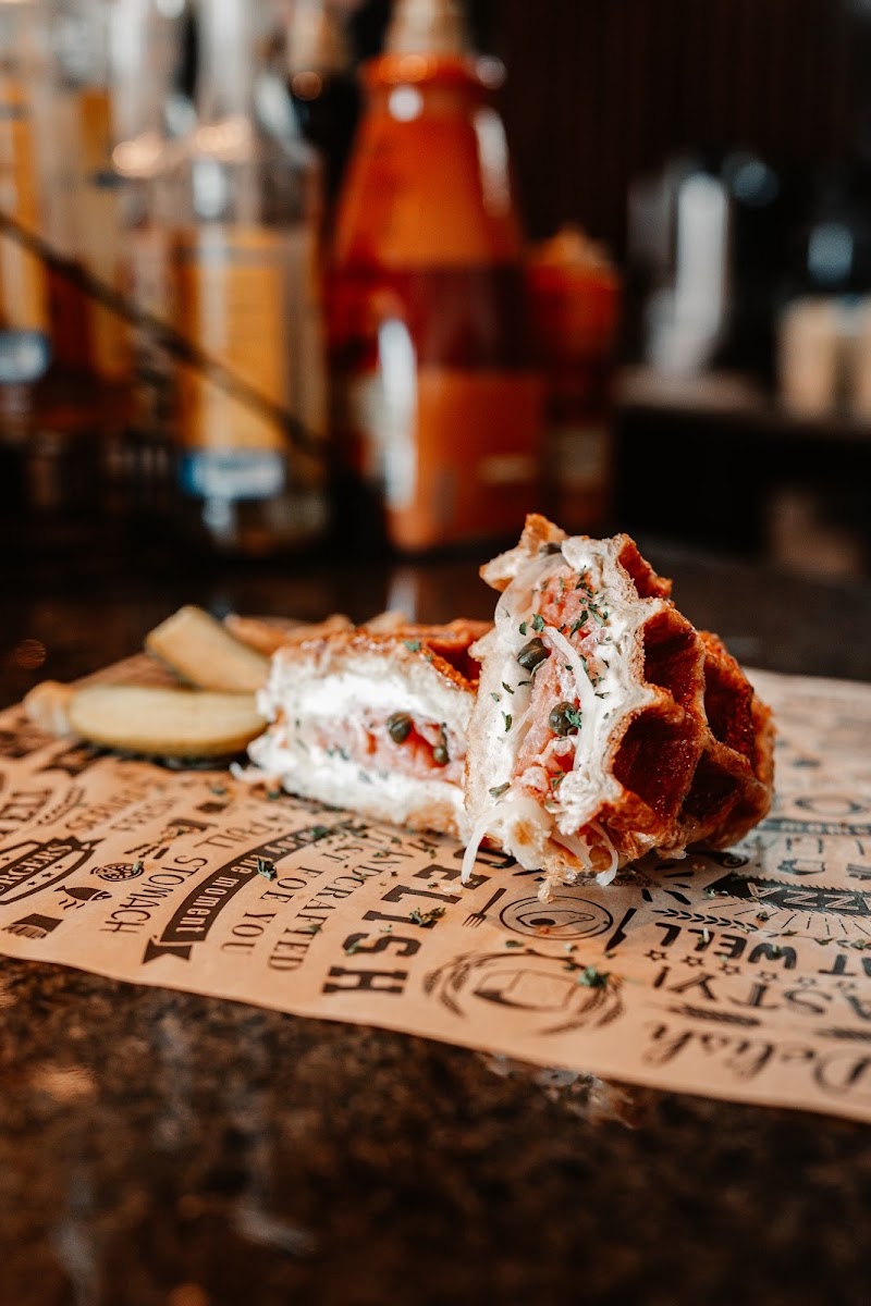 Clover and Mug (Kona Inn Shopping Village)