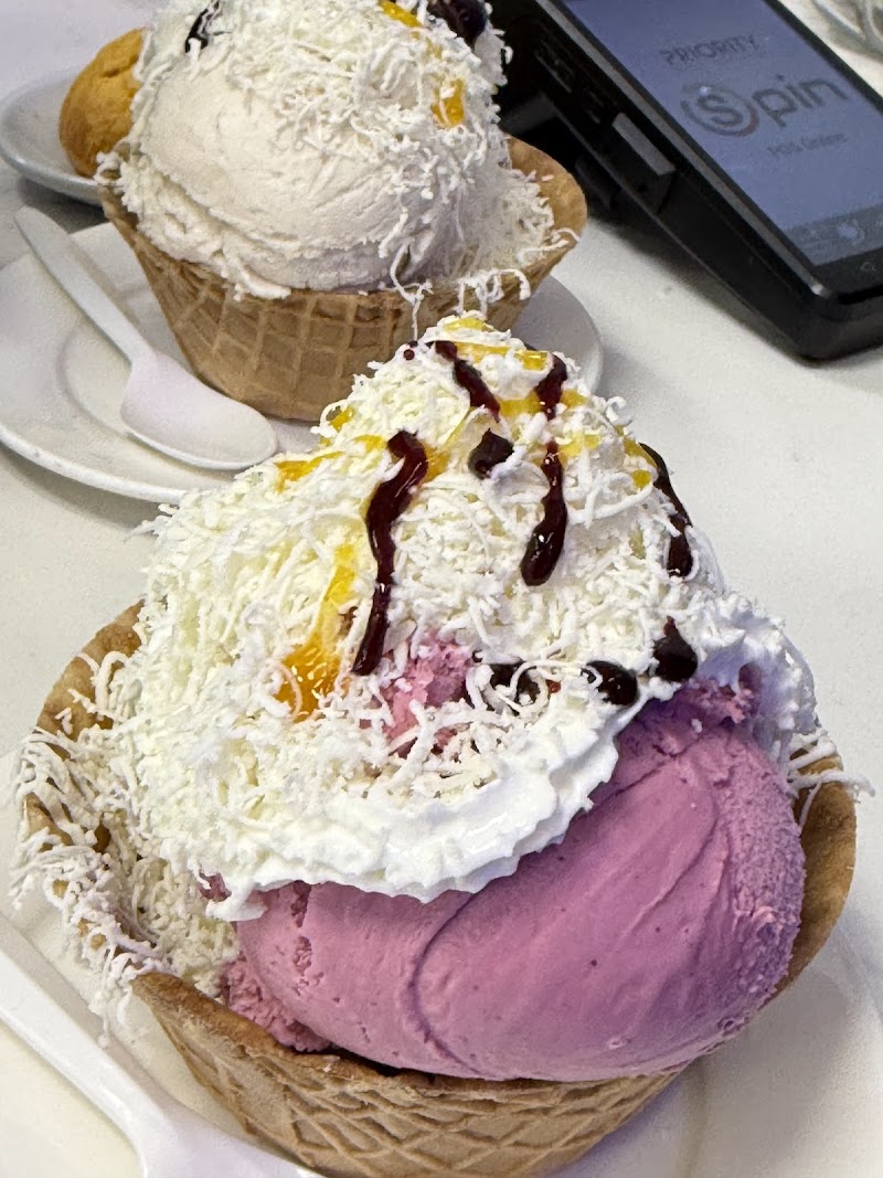 Nube's Ice Cream & Coffee Shop