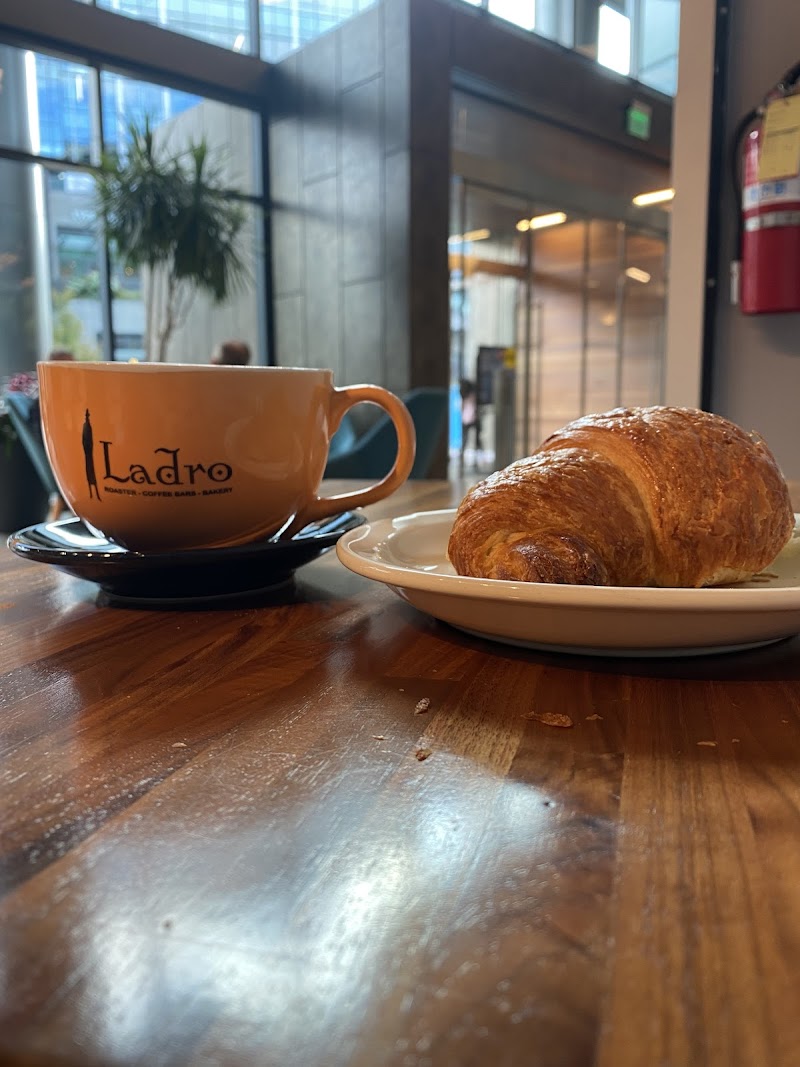 Caffe Ladro - Kirkland Urban