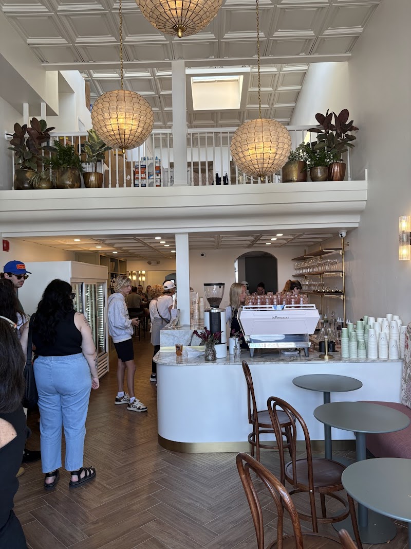 Le Shop Coffee & Wine