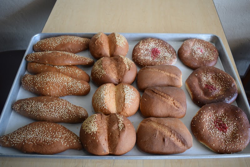 La Luna Bakery & Cafe