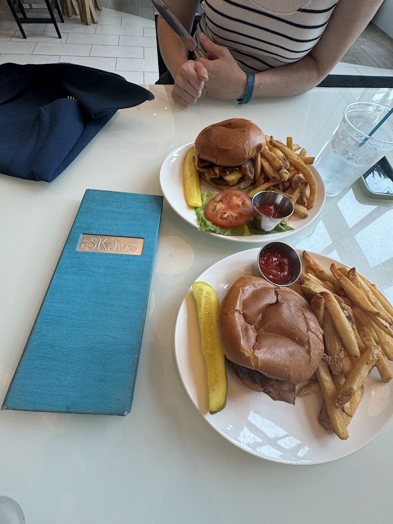 Eskpades Coffee & Cocktail Bar