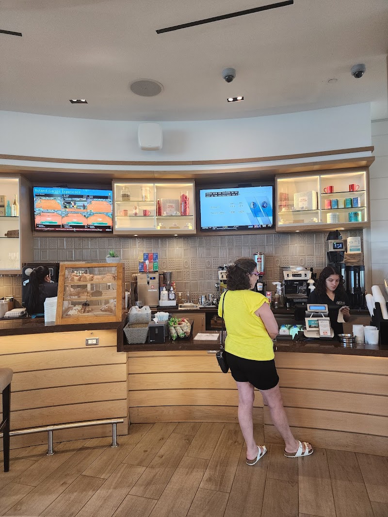 Eskpades Coffee & Cocktail Bar