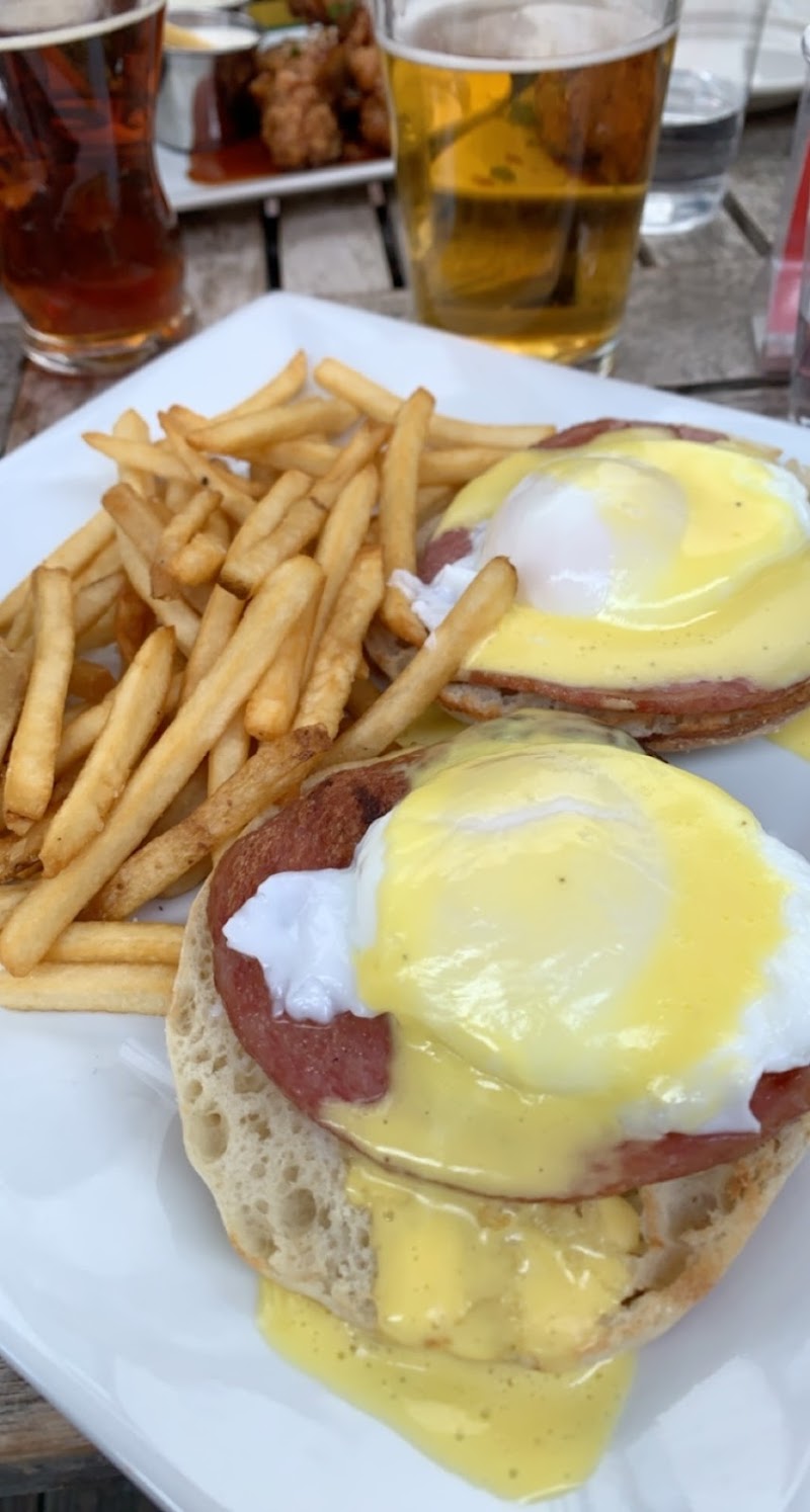 10th & Willow Bar & Grill