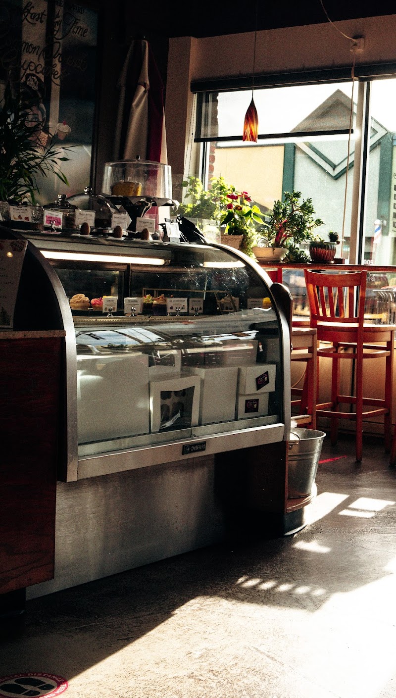 Common Ground Coffee & Cupcakes