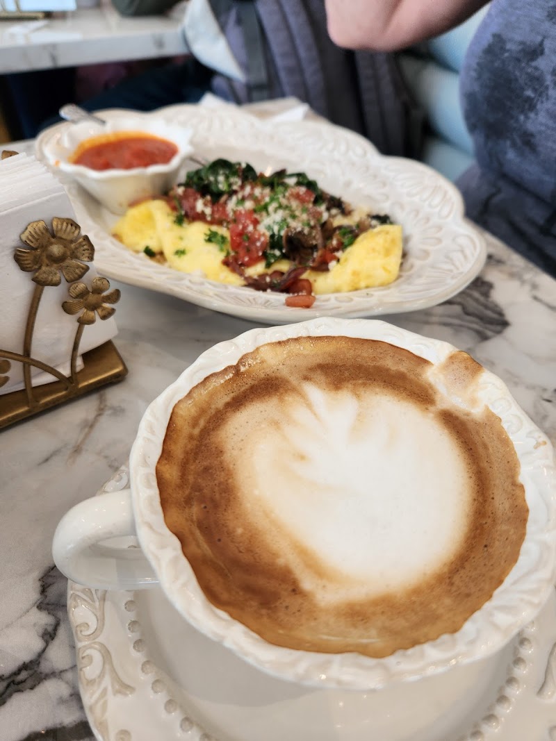 Roses & Berries Cafe