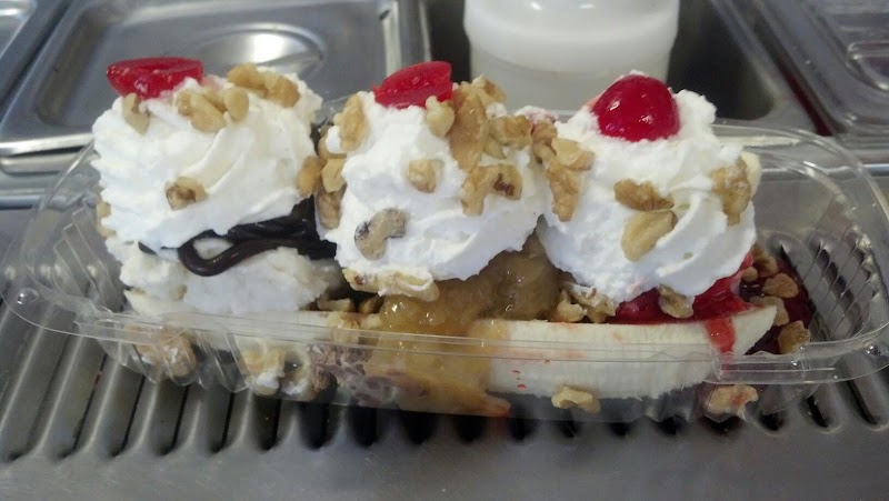 Fast Eddie's Restaurant, Ice Cream Shop, and Bakery