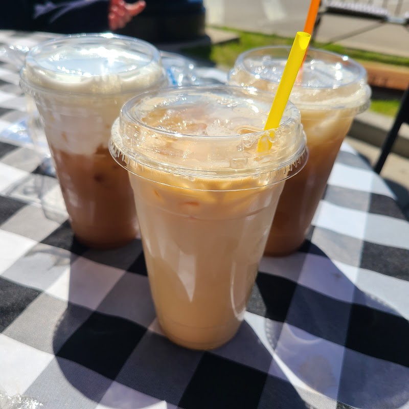 DeeDee's Main Street Coffee & Decor