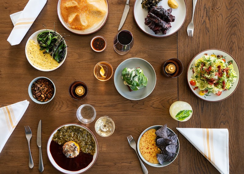 DWTNR (Downtowner) Cocktail Bar & Lounge