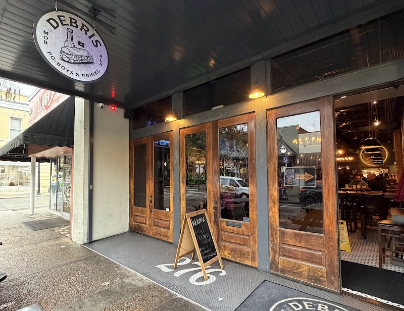 Debris Po-Boys & Drinks