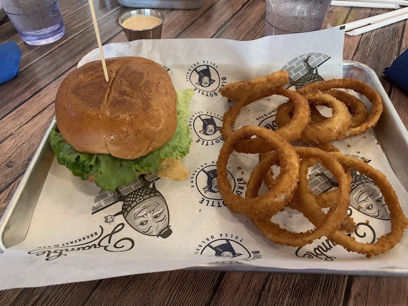 Shaky Jake’s Burgers & Franks