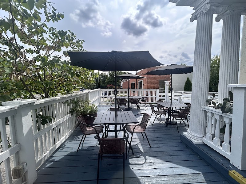 Canvas & Coffee Art Café