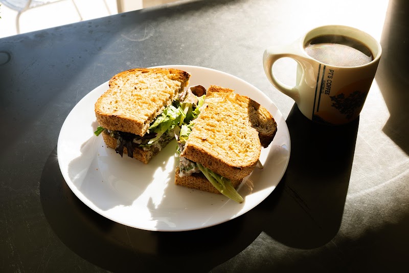 PT's Coffee - Crossroads